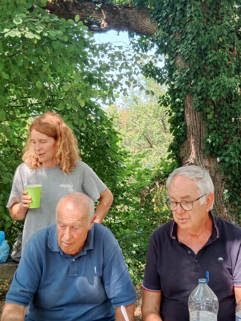 Préparation de la journée du 17 à Notre-Dame d'Hubages